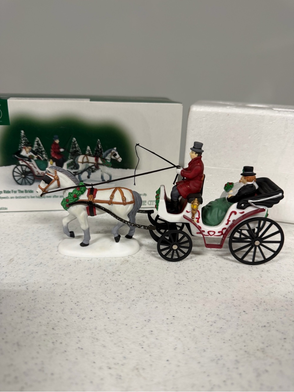 Dept 56 Christmas In The City A Carriage Ride For The Bride 58901 Retired W/ Box